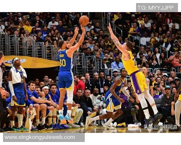 库明加崛起助力勇士锋线轮换深厚库里巴特勒轻松应对灰熊挑战